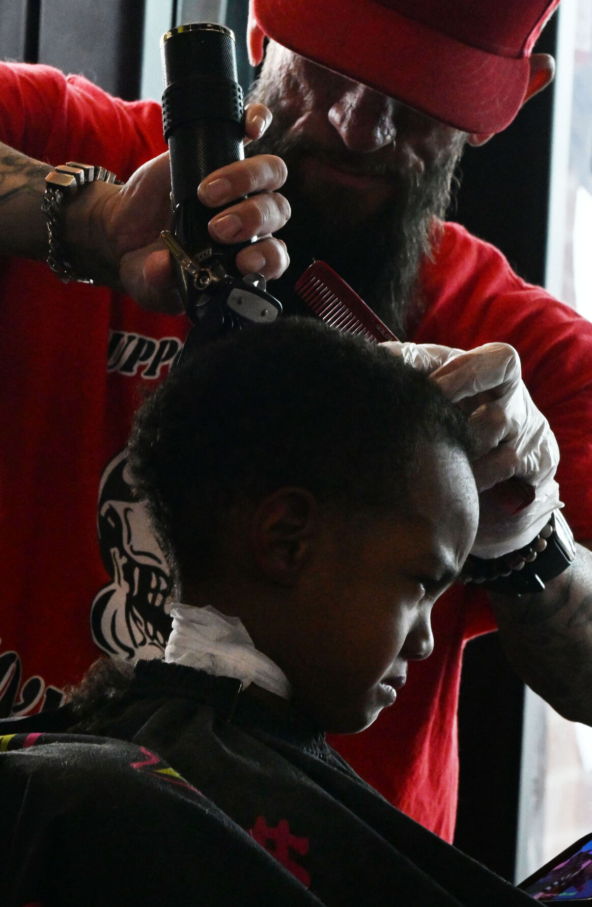 080222-news-haircuts13.JPG